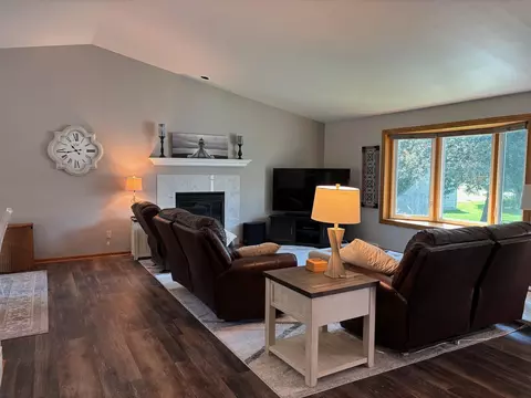 Living - 1 Rocky Ct, Appleton, WI 54915 photo 2 of 2