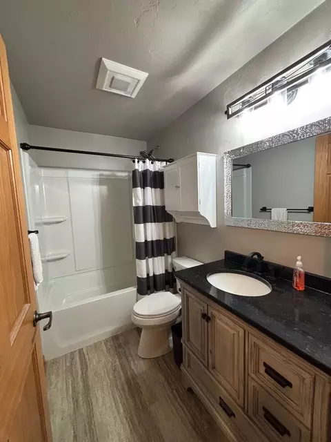 Bath - 1 Rocky Ct, Appleton, WI 54915 photo 1 of 2