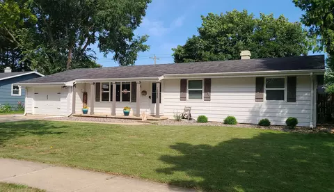 1023 Cardinal St, De Pere, WI 54115