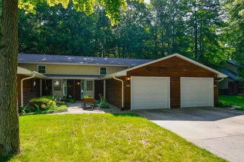 3668 S Timber Trl, Suamico, WI 54173