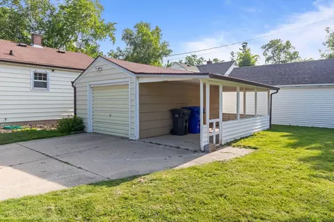 Exterior - 401 E Coolidge Ave, Appleton, WI 54915 photo 5 of 7