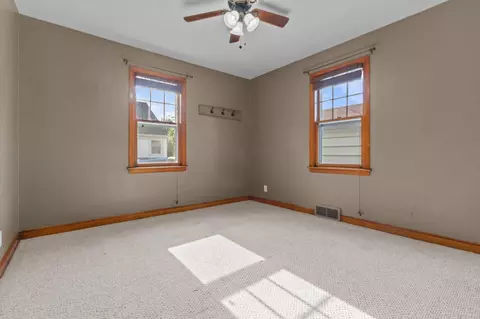 Bedroom - 401 E Coolidge Ave, Appleton, WI 54915 photo 2 of 4