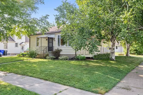 Exterior - 401 E Coolidge Ave, Appleton, WI 54915 photo 1 of 7