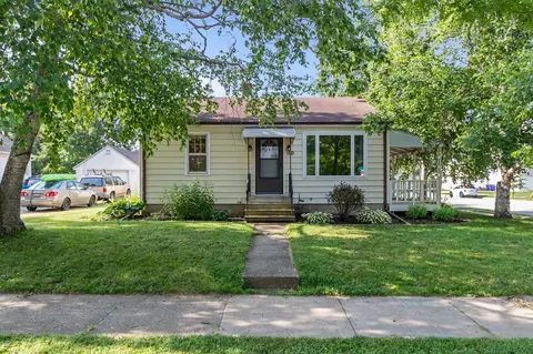 Exterior - 401 E Coolidge Ave, Appleton, WI 54915 photo 2 of 7