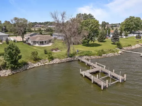 1693 W Butte Des Morts Beach Rd, Neenah, WI 54956