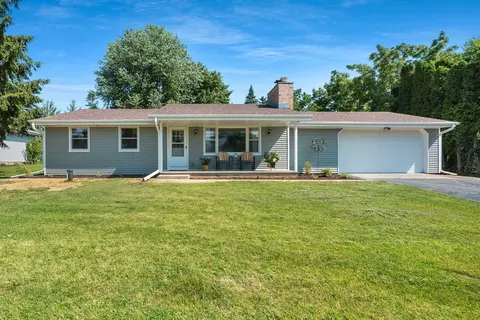 1904 Indian Point Rd, Oshkosh, WI 54901