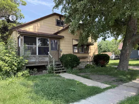 425 Monroe St, Neenah, WI 54956