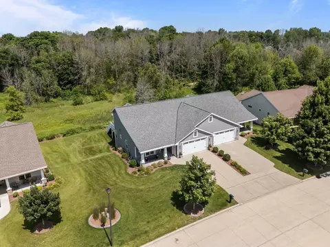504 Mapleleaf Ct, Manitowoc, WI 54220 photo 41