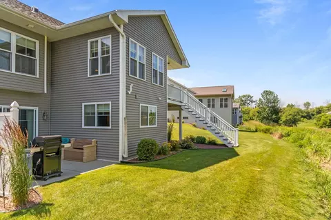 504 Mapleleaf Ct, Manitowoc, WI 54220 photo 3