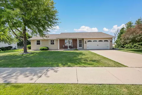 1216 S 9th St, De Pere, WI 54115