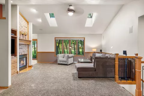 w6083 Golden Court, Appleton, WI 54915 photo 7