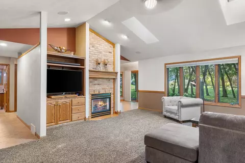 w6083 Golden Court, Appleton, WI 54915 photo 8