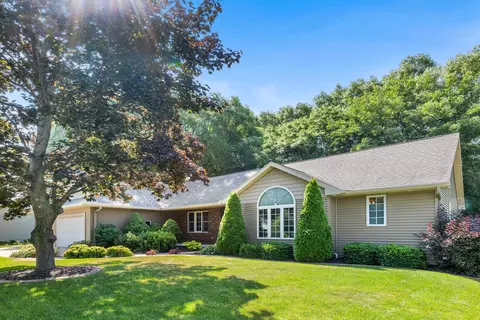 w6083 Golden Court, Appleton, WI 54915 photo 4