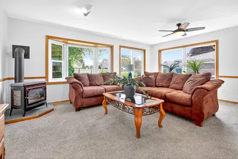 Living - w5642 Michelle Way, Appleton, WI 54915 photo 4 of 5