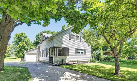 1112 Michigan St, Sturgeon Bay, WI 54235