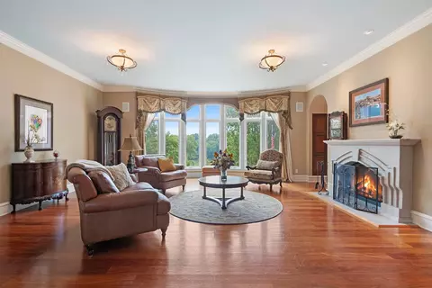 Living - 1233 W Cedar St, Appleton, WI 54914 photo 1 of 5
