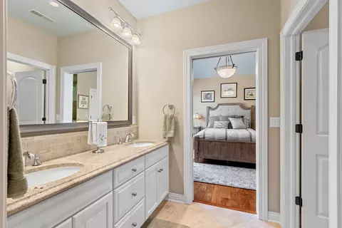Bath - 1233 W Cedar St, Appleton, WI 54914 photo 6 of 9