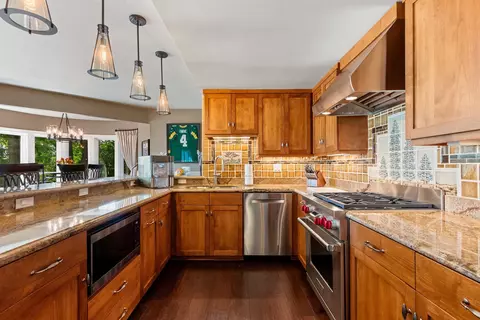 Kitchen - 1233 W Cedar St, Appleton, WI 54914 photo 6 of 7