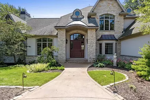 Exterior - 1233 W Cedar St, Appleton, WI 54914 photo 2 of 7