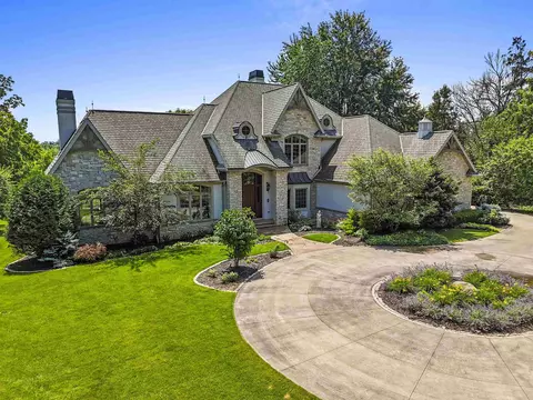 1233 W Cedar St, Appleton, WI 54914