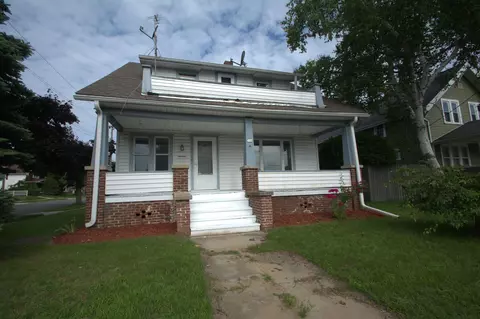 744 S 23rd St, Manitowoc, WI 54220