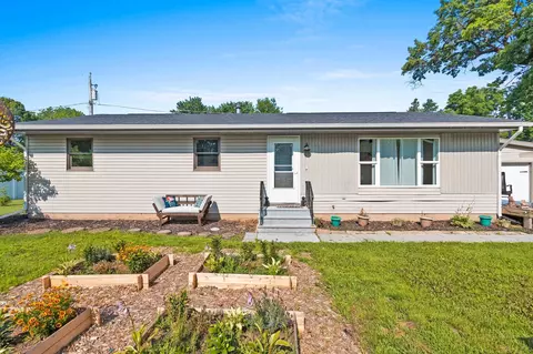 913 S Cleveland St, Shawano, WI 54166