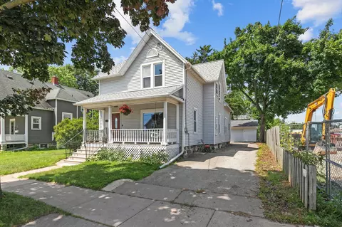 1209 N Lawe St, Appleton, WI 54911
