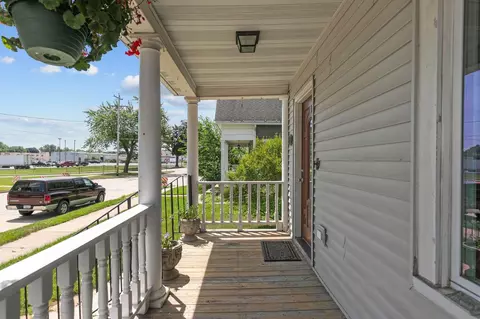 Exterior - 1209 N Lawe St, Appleton, WI 54911 photo 2 of 6