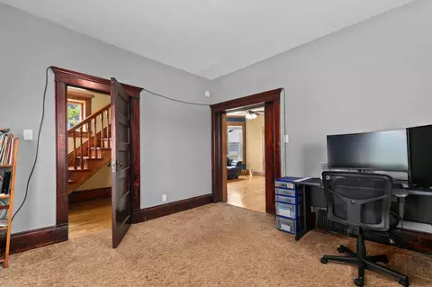 Entry Way - 1209 N Lawe St, Appleton, WI 54911 photo 4 of 7
