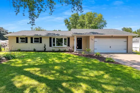 1191 Echo Ln, Green Bay, WI 54304
