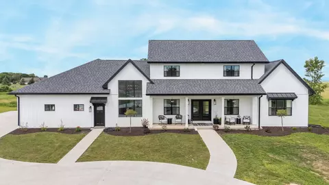 w170 Erv Court, Kaukauna, WI 54130