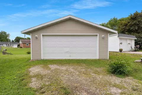 321 Depere Rd, Denmark, WI 54208 photo 3