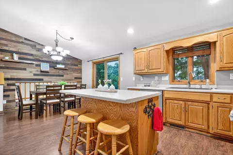 w2433 Hickory Park Drive, Appleton, WI 54915 photo 3