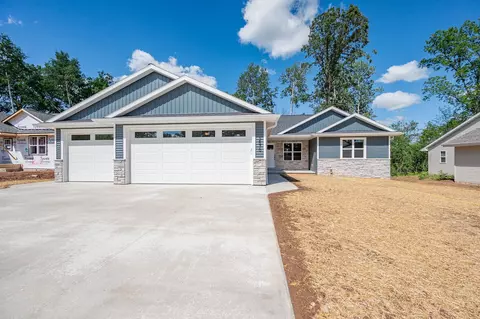 2570 Meyer Way, De Pere, WI 54115