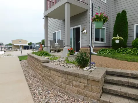 20 Shanty Rd #104, Algoma, WI 54201