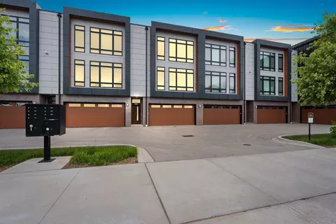 1100 Brookwood Dr, Green Bay, WI 54304
