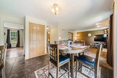 Dining - 4303 N Bull Rush Dr, Appleton, WI 54913 photo 3 of 3