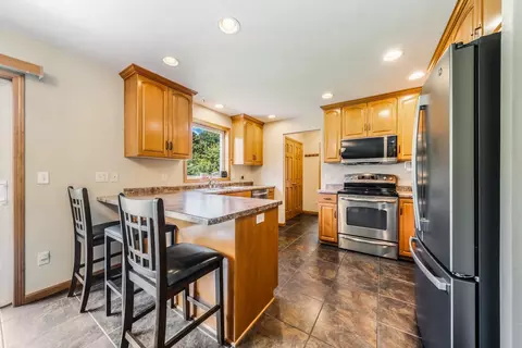 Kitchen - 4303 N Bull Rush Dr, Appleton, WI 54913 photo 5 of 5