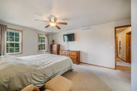 Bedroom - 4303 N Bull Rush Dr, Appleton, WI 54913 photo 3 of 8
