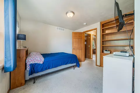 Bedroom - 4303 N Bull Rush Dr, Appleton, WI 54913 photo 5 of 8