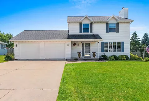 2158 Skyview St, Green Bay, WI 54311