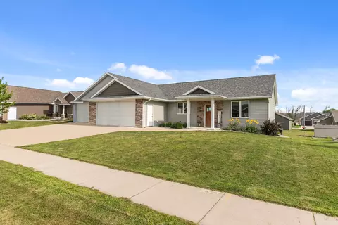 1920 Bear Paw Trl, Kaukauna, WI 54130