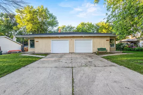 429 S St Bernard Dr, De Pere, WI 54115