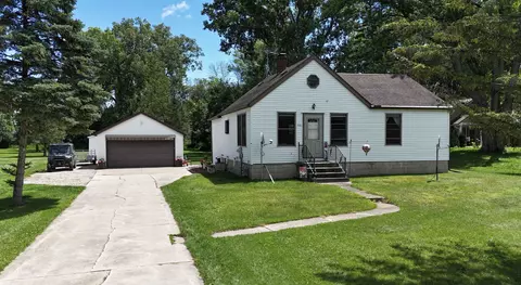 936 Lakeview Dr, Green Bay, WI 54313