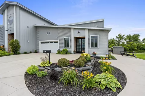 333 E Main St, Omro, WI 54963 photo 1