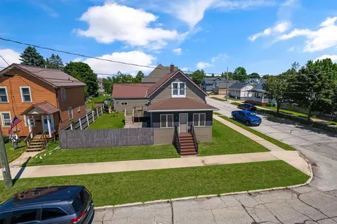1102 16th St, Two Rivers, WI 54241