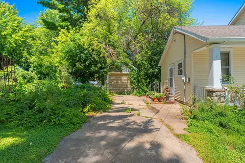Exterior - 1025 S Lawe St, Appleton, WI 54915 photo 5 of 7