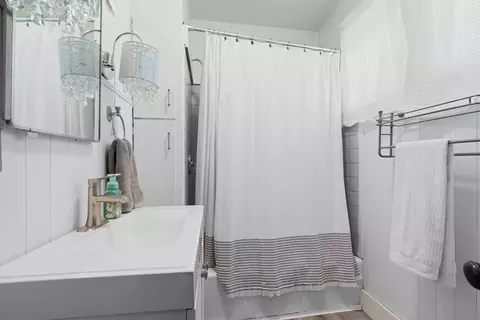 Bath - 1025 S Lawe St, Appleton, WI 54915 photo 1 of 1