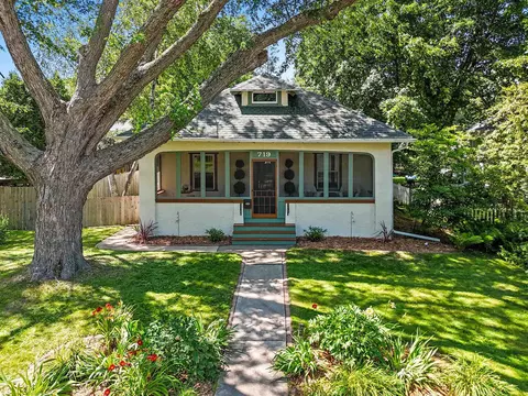 719 N Michigan St, De Pere, WI 54115
