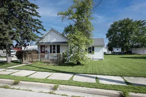 149 W Factory St, Seymour, WI 54165